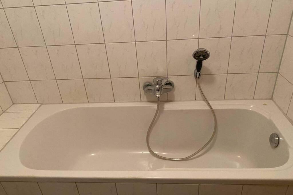 Appartement Lage In Rostock: 2-zimmerwohnung Mit Balkon Im 1.og Rostock