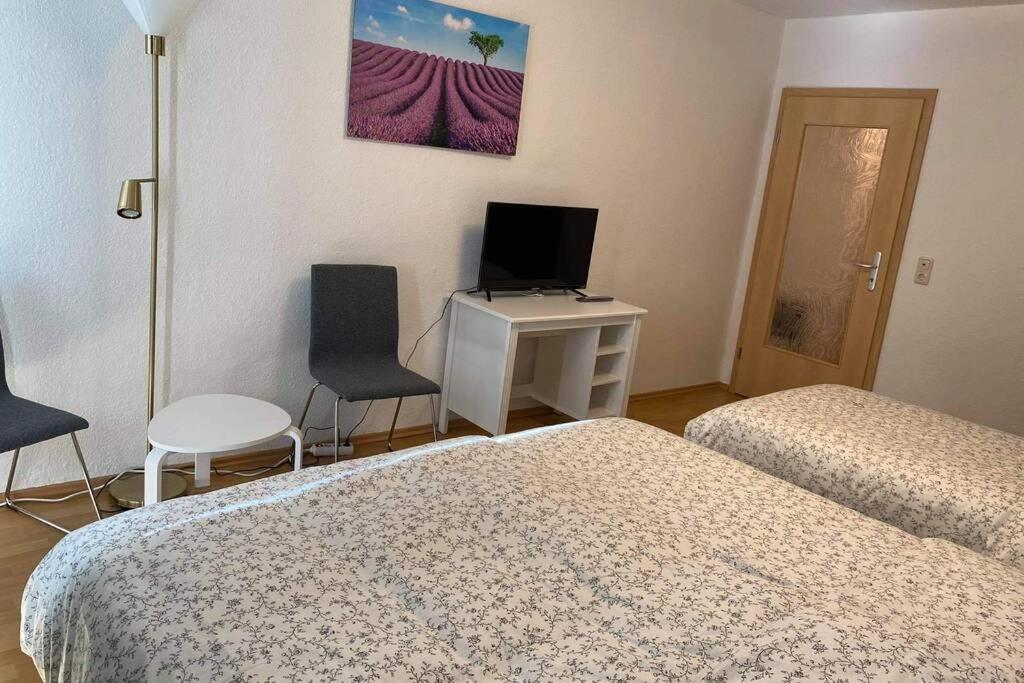 Lage In Rostock: 2-zimmerwohnung Mit Balkon Im 1.og Appartamento