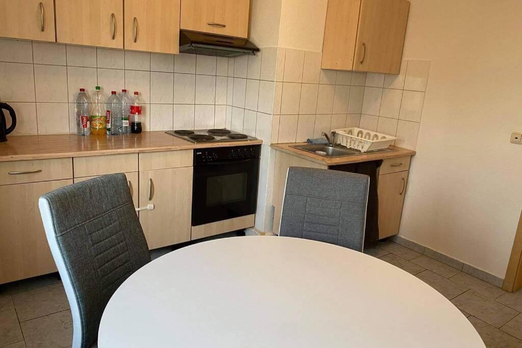 Lage In Rostock: 2-zimmerwohnung Mit Balkon Im 1.og Appartement Rostock